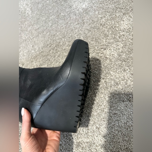 Gucci Black Leather Wedge Knee-High Boots - Picture 6 of 12